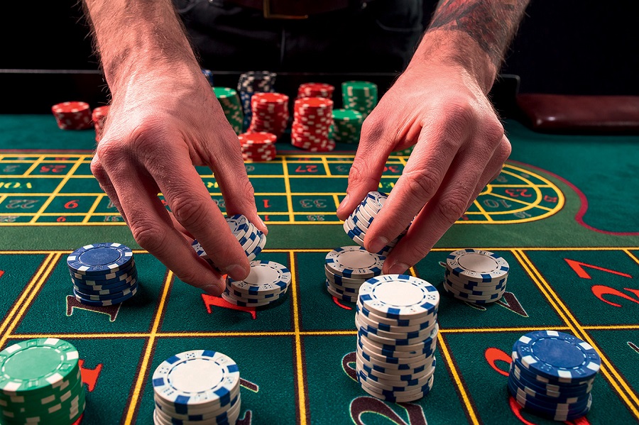 Những chiến lược giúp bạn kiếm tiền từ Roulette với ít rủi ro hơn